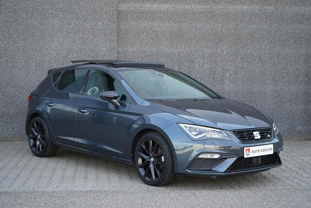 Seat LEON 1.5 TSI Ultimate Edition Black / Pano/ Beats/ Led / Carplay/ Keyless