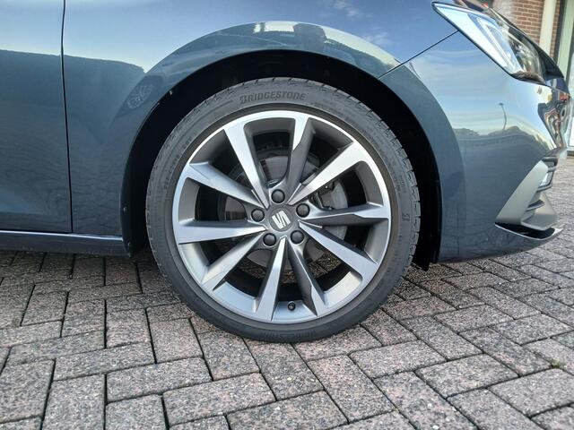 Seat LEON 1.5 TSI FR Business Intense + 18 INCH