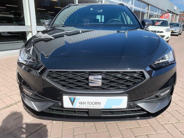 Seat LEON Sportstourer 1.5 eTSI FR, afkoppelbare trekhaak. .