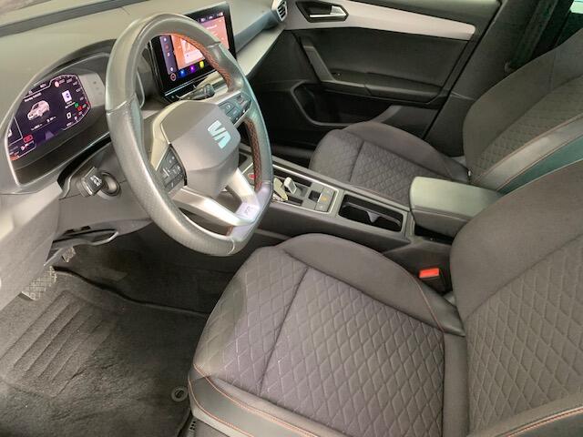 Seat LEON Sportstourer 1.5 eTSI FR, afkoppelbare trekhaak. .
