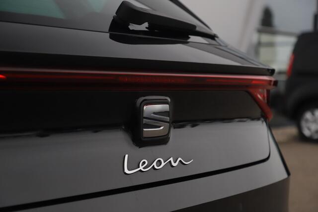 Seat LEON 1.0 TSI Style Launch Edition 116PK Virtual Cockpit Groot Navigatie Achteruitrijcamera ACC Lane Assist Carplay Android Bluetooth PDC LED