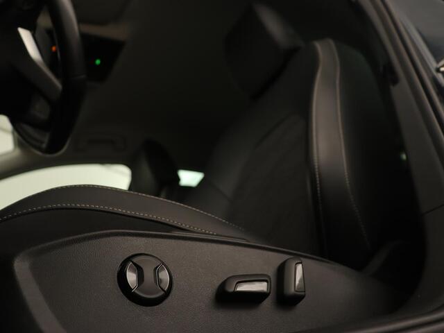 Seat LEON 1.4 TSI eHybrid PHEV Xcellence | Adaptive cruise | Carplay | Sfeerverlichting | Navigatie | Leder/Alcantara | Camera | Digital Cockpit | Plug In