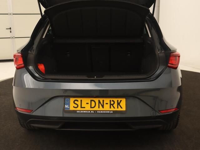 Seat LEON 1.4 TSI eHybrid PHEV Xcellence | Adaptive cruise | Carplay | Sfeerverlichting | Navigatie | Leder/Alcantara | Camera | Digital Cockpit | Plug In