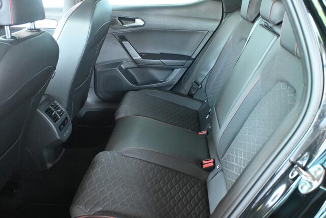Seat LEON 1.5 TSI FR Business Intense Clima Cruise control LED Navigatie Stuur/stoelverwarming 1e Eigenaar Inruil mogelijk