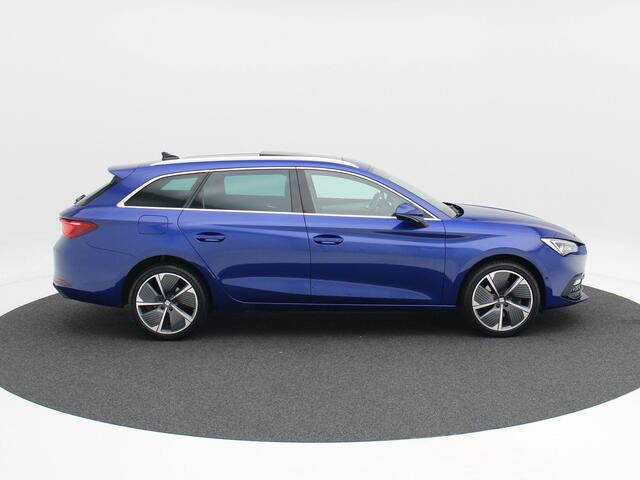 Seat LEON Sportstourer 1.4 TSi eHybrid 205 Pk PHEV FR | Panoramadak | Adaptive Cruise | Stoel Verwarming | Carplay | Navigatiesysteem | Camera | Parkeersensoren | 18 Inch