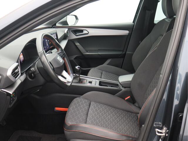 Seat LEON Sportstourer 1.5 TSI FR Business Intense/ achteruitrijcamera/ trekhaak/ zeer mooi!