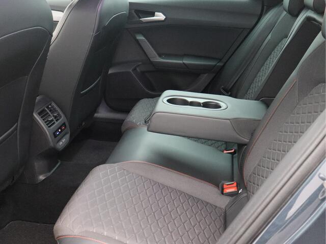 Seat LEON Sportstourer 1.5 TSI FR Business Intense/ achteruitrijcamera/ trekhaak/ zeer mooi!