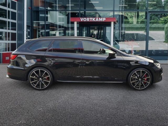 Seat LEON CUPRA 300 4DRIVE PANO-DAK/ACC/BEATS-AUDIO/CARPLAY/CAMERA