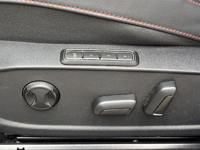 Seat LEON Sportstourer 1.4 TSI 204pk DSG eHybrid PHEV FR Business Intense · Camera · Inklap. Trekhaak · Keyless · Stuur- & Stoelverwarming · Elek. Bestuurddersstoel + Geheugen · ACC · Apple/Android Car Play ·