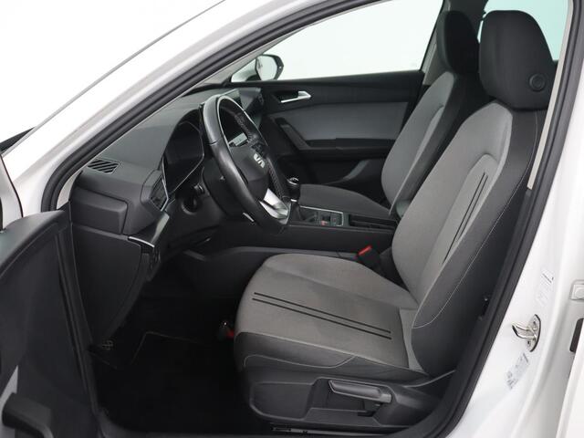 Seat LEON 1.0 TSI Style Business Intense | Trekhaak | Stoelverwarming | Carplay | Adaptive cruise | Stuurverwarming | Keyless | Camera | Navigatie | Full LED | Park Assist | Digital Cockpit