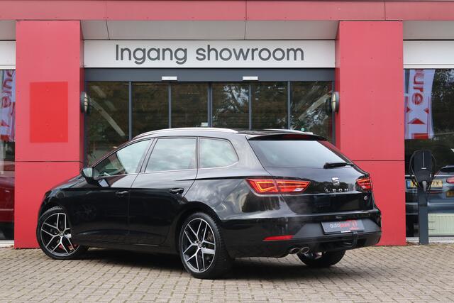 Seat LEON ST 1.5 TSI FR Ultimate Edition | Origineel NL | Camera | Beats Audio | Virtual Cockpit | Navigatie |