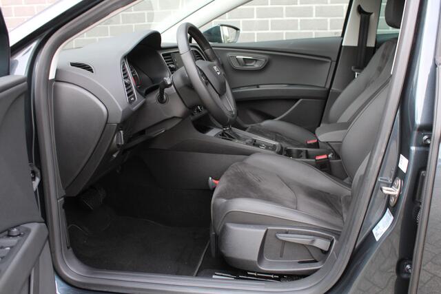 Seat LEON 1.0 EcoTSI Style Business Intense / Carplay / Keyless / N.A.P.