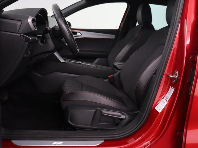 Seat LEON 1.5 eTSI FR Launch Edition | Stoelverwarming | Carplay | Adaptive cruise | Dynamic Chassis Control | Keyless | Sfeerverlichting | Stuurverwarming | Navigatie | Parkeerhulp