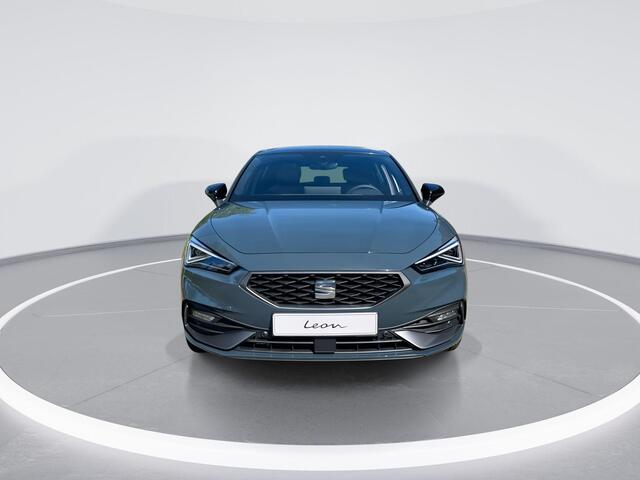 Seat LEON FR Business 1.5 TSI eHybrid 150kW / 204pk Hatchbac | 18'' Lichtmetalen Velgen | Panorama dak | Black Pakket |