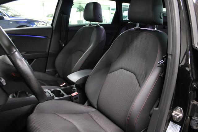 Seat LEON Sportstourer 1.5 TSI FR Business Intense / Stoelverwarming / Navi. / Afneembare trekhaak /