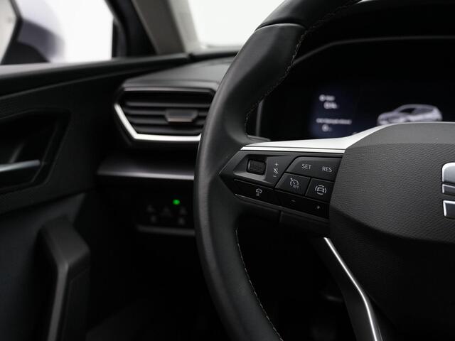 Seat LEON 1.0 TSI 110 pk FR Style | Stuur-/stoelverwarming | Achteruitrijcamera | Navigatie | Adaptive Cruise