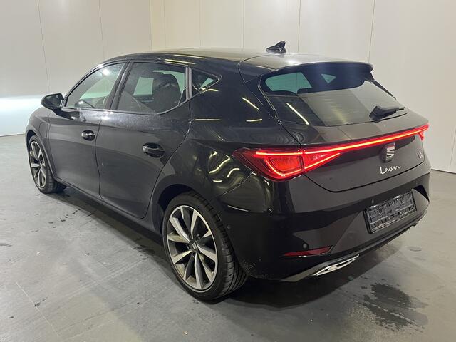 Seat LEON 1.4 TSI eHybrid PHEV FR / AUTOMAAT/ KEYLESS/ FULL LINK/ PARK. SENSOREN + CAMERA/ LED/ ELEKTR. STOEL/ STOEL-STUUR VERWARM./ KEYLESS/ NAVI/ 18" LMV