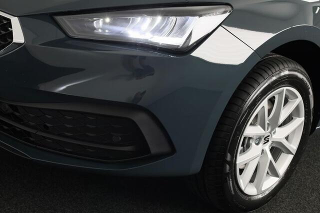 Seat LEON 1.5 TSI Style Carplay / Sensor Achter / LED / Airco