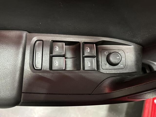 Seat LEON Sportstourer 1.4 TSI 204pk DSG eHybrid PHEV FR · Apple/Android Car Play · P-Sensoren · Navigatie · Cruise Control · P-Sensoren · Sfeerverlichting · Afneembare trekhaak · 17'' Inch ·