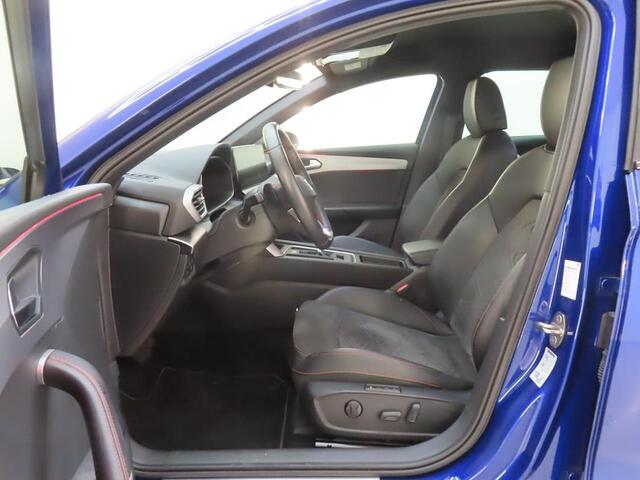 Seat LEON SPORTSTOURER 1.5 eTSI FR LAUNCH EDITION I AUTOMAAT I TREKHAAK I APPLE CARPLAY I P-CAMERA I CLIMATE CONTROL