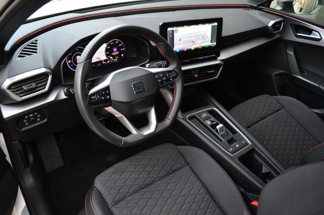 Seat LEON FR e-Hybrid Business LED/Camera/18''/Keyless