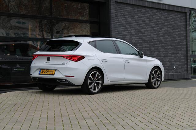 Seat LEON 1.5 eTSI FR Launch Edition | NAP | PANO | KEYLESS | BEATS AUDIO | SFEER VERLICHTING | STUURVERW |