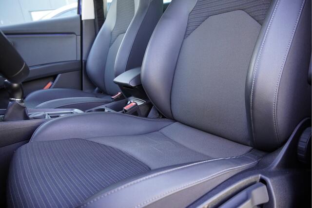 Seat LEON 1.5 TSI 150K! 5drs Xcellence BJ2019 Lmv 17" | Led | Pdc | Navi | Keyless entry | Trekhaak | Dashboard verlichting | Climate control | Cruise control | Sportstoelen | Extra getint glas