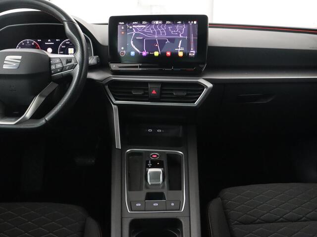 Seat LEON 1.5 eTSI FR Launch Edition | Carplay | Adaptive cruise | Sfeerverlichting | Navigatie | Full LED | Dodehoek detectie | DAB | Parkeerhulp | Climate control