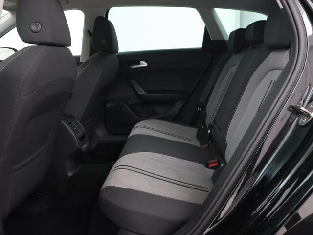 Seat LEON 1.0 TSI Style Intens | Trekhaak | Camera | Carplay | Navigatie | Adaptive cruise | DAB | Parkeerhulp | Full LED | Climate control