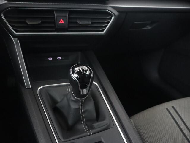 Seat LEON 1.0 TSI Style Intens | Trekhaak | Camera | Carplay | Navigatie | Adaptive cruise | DAB | Parkeerhulp | Full LED | Climate control