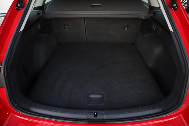 Seat LEON Sportstourer 1.0 TSI Business Virtual Cockpit Full LED Navigatie Draadloos Carplay Android Clima Cruise Control 16 inch LMV