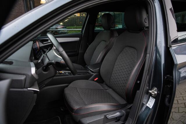 Seat LEON Sportstourer 1.5 eTSI FR Launch Edition , Adap. cruise, Trekhaak, Sfeerverlichting,