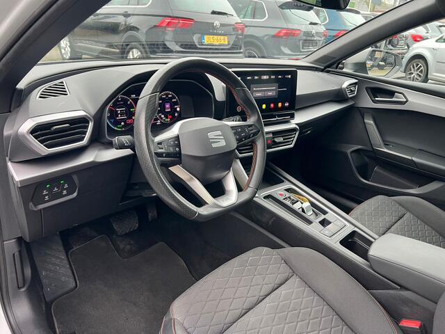 Seat LEON 1.4 TSI eHybrid PHEV FR panorama, virtual cockpit, navi, cruise