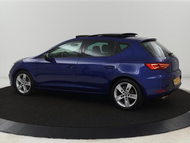Seat LEON 1.5 TSI FR Ultimate Edition | Panoramadak | Stoelverwarming | Beats Audio | Camera | Carplay | Leder/Alcantara | Keyless | Virtual Cockpit | Full LED | Navigatie