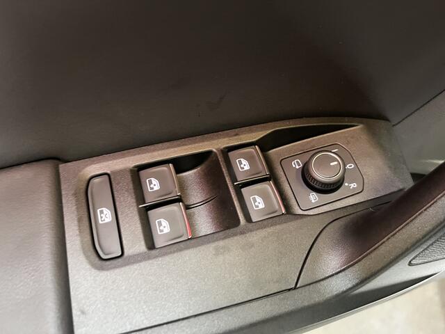 Seat LEON 1.4 TSI eHybrid PHEV FR Business Intense / AUTOMAAT/ PANO/ DCC/ CAMERA/ PARK. SENSOREN/ DODE HOEK/ FULL LINK/ STOEL-STUURVERWARM./ KEYLESS/ ADAPT. CRUISE/ TRAVEL ASSIST/ NAVI/ CLIMA/ DAB/ 18" LMV