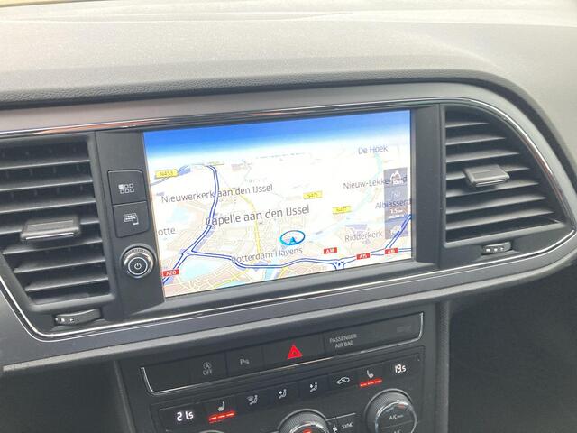 Seat LEON 1.5TSI/130PK Style Ultimate Edition · Navigatie · Camera + Parkeersensoren · Apple/Android