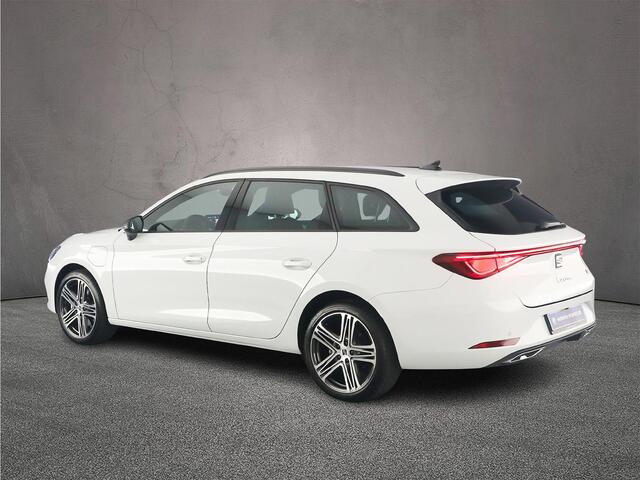 Seat LEON Sportstourer FR Business 1.5 TSI eHybrid 204pk DSG Automaat Adaptive cruise control, Navigatie, Achteruitrijcamera, LED koplampen, Parkeersensoren, App connect