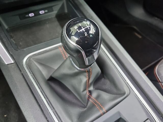 Seat LEON 1.5 TSI FR Launch Edition 1e-Eig. & Dealer-Onderh. BOVAG-Garantie. NL-Auto.