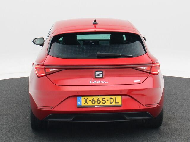 Seat LEON 1.4 TSi eHybrid 204 Pk PHEV | Adaptive Cruise | Climate Control | Stuur/Stoelverwarming | Trekhaak | Carplay | Navigatie | Camera | 17 Inch | 87.265 Km!!