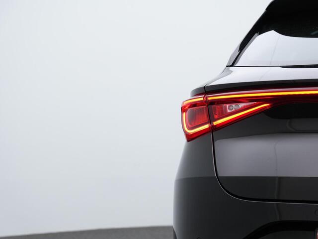 Seat LEON Sportstourer 1.0 TSI 110 pk Style | Panoramadak | Stuur-/stoelverwarming | Achteruitrijcamera | Stoelverwarming