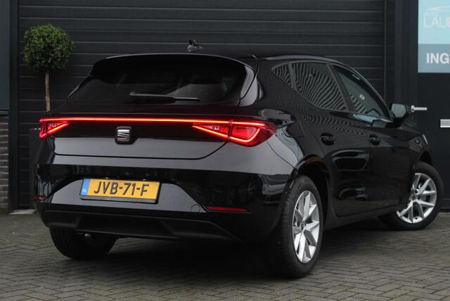 Seat LEON 1.5 eTSI Style Business Intense Automaat | Stoel en Stuur verwarming | Camera | LED
