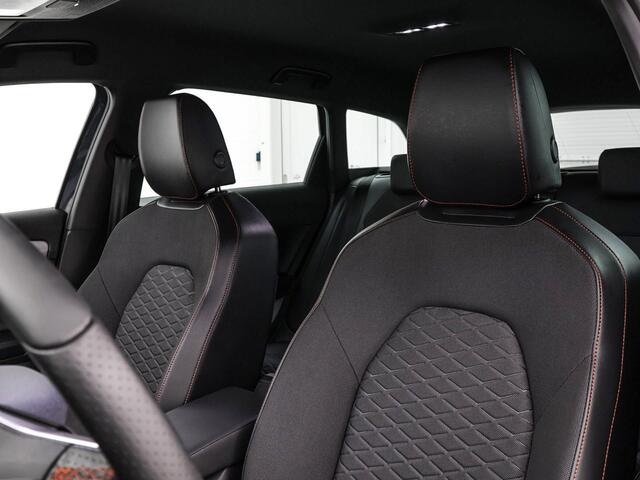 Seat LEON Sportstourer 1.5 TSI 204pk DSG e-Hybrid FR Business · Camera · Apple/Android Car Play · P-Sensoren · 18'' Inch · Garantie t/m 20-06-2029 of 100.000km