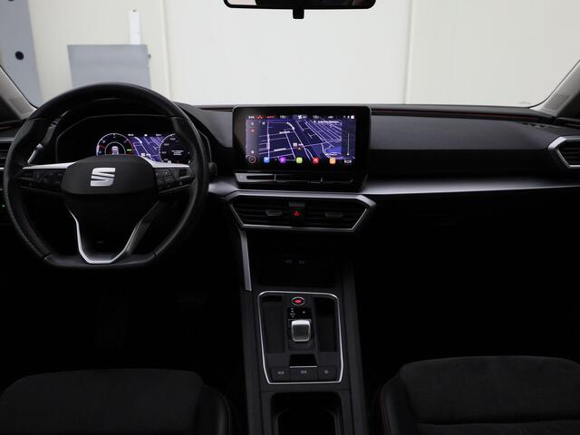 Seat LEON Sportstourer 1.4 TSI/204PK eHybrid PHEV FR · Panoramadak · Apple/Android Car Play · Navigatie · Camera + Parkeersensoren