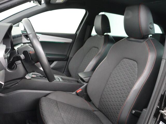 Seat LEON Sportstourer 1.5 eTSI FR Launch Edition | Carplay | Full LED | Adaptive Cruise | Sfeerverlichting | Navigatie | PDC