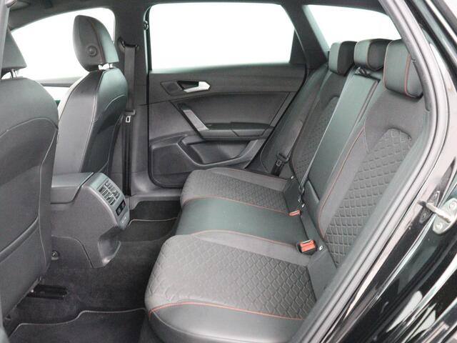 Seat LEON Sportstourer 1.5 eTSI FR Launch Edition | Carplay | Full LED | Adaptive Cruise | Sfeerverlichting | Navigatie | PDC