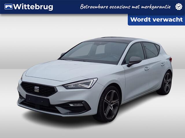 Seat LEON 1.5 eTSI DSG FR / Panorama dak / Achteruitrij camera / Stoelverwarming / 18'' LMV