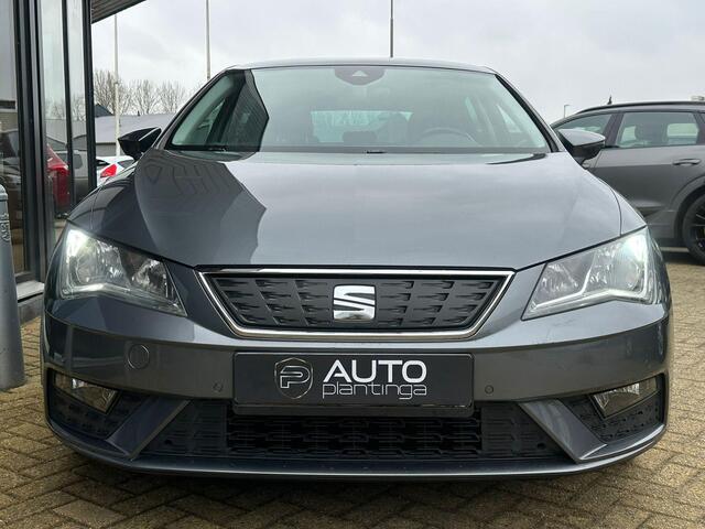 Seat LEON 1.0 EcoTSI Style Business Intense 116PK | AUTOMAAT | NL Auto | 2e Eigenaar | Sportonderstel | Navigatie | Apple Carplay | Android Auto | Privacy Glass | Parkeersensoren Voor en Achter | Climate Control | Cruise Control | Lichtmetalen Velgen |