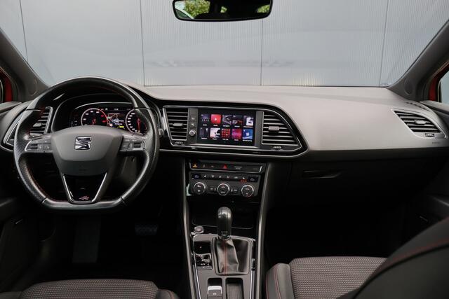 Seat LEON 1.4 EcoTSI FR Business Intense Automaat | Virtual Cockpit | Panoramadak | Trekhaak | Stoelverwarming | Keyless entry / Start | Apple Carplay / Android Auto