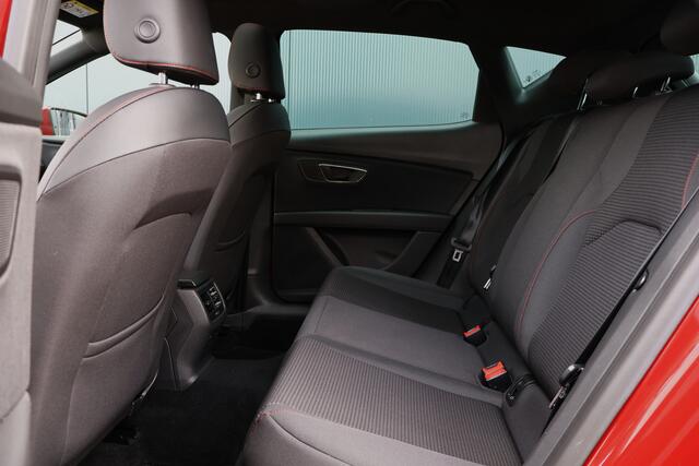 Seat LEON 1.4 EcoTSI FR Business Intense Automaat | Virtual Cockpit | Panoramadak | Trekhaak | Stoelverwarming | Keyless entry / Start | Apple Carplay / Android Auto