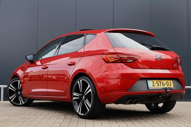 Seat LEON 1.4 EcoTSI FR Business Intense Automaat | Virtual Cockpit | Panoramadak | Trekhaak | Stoelverwarming | Keyless entry / Start | Apple Carplay / Android Auto